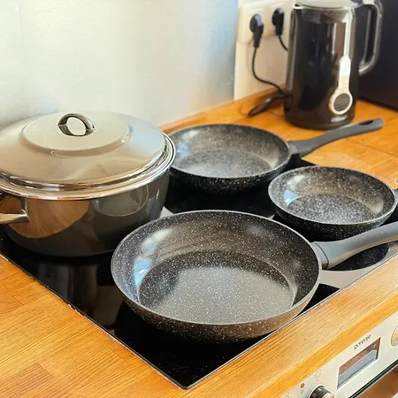 200m2 12 Personen O1 *